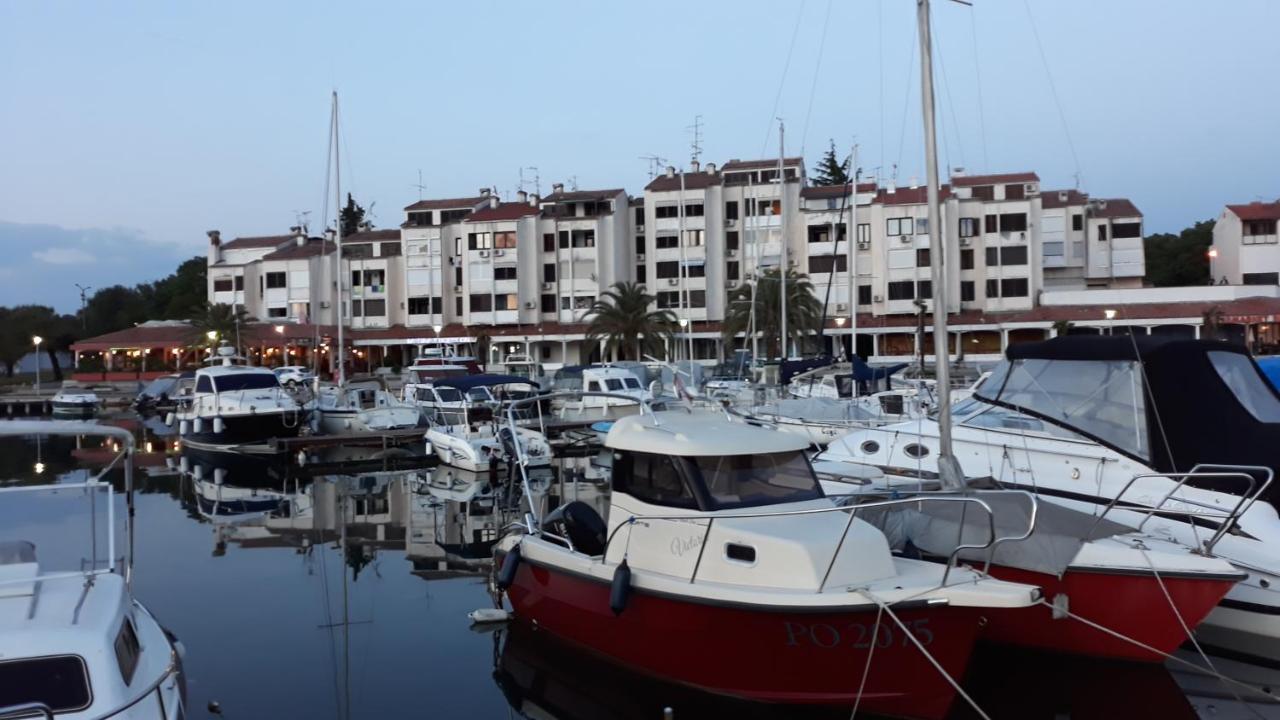 Dom Loron Apartamento Poreč Exterior foto